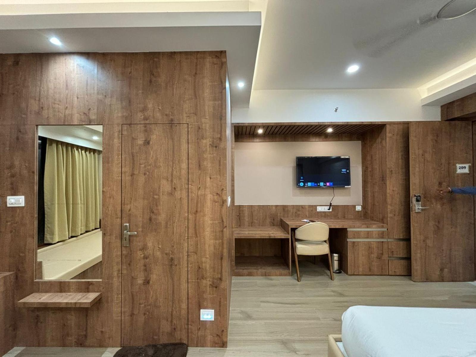 The Pearl Club Resort Shānti Niketan Exterior foto